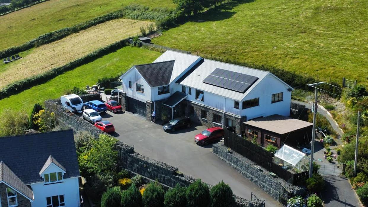 Bed and Breakfast Y Grange Llanfihangel-y-Creuddyn Exterior foto