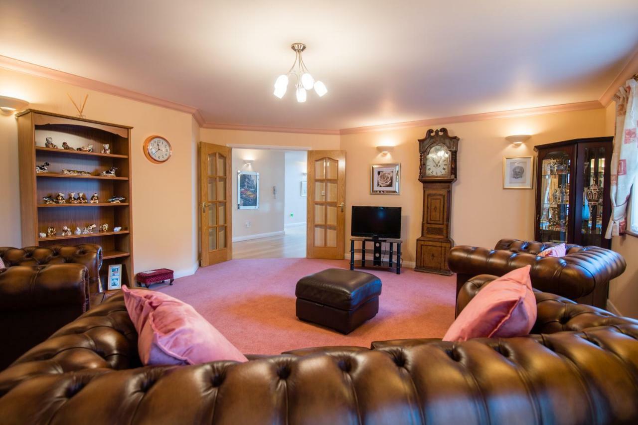 Bed and Breakfast Y Grange Llanfihangel-y-Creuddyn Exterior foto