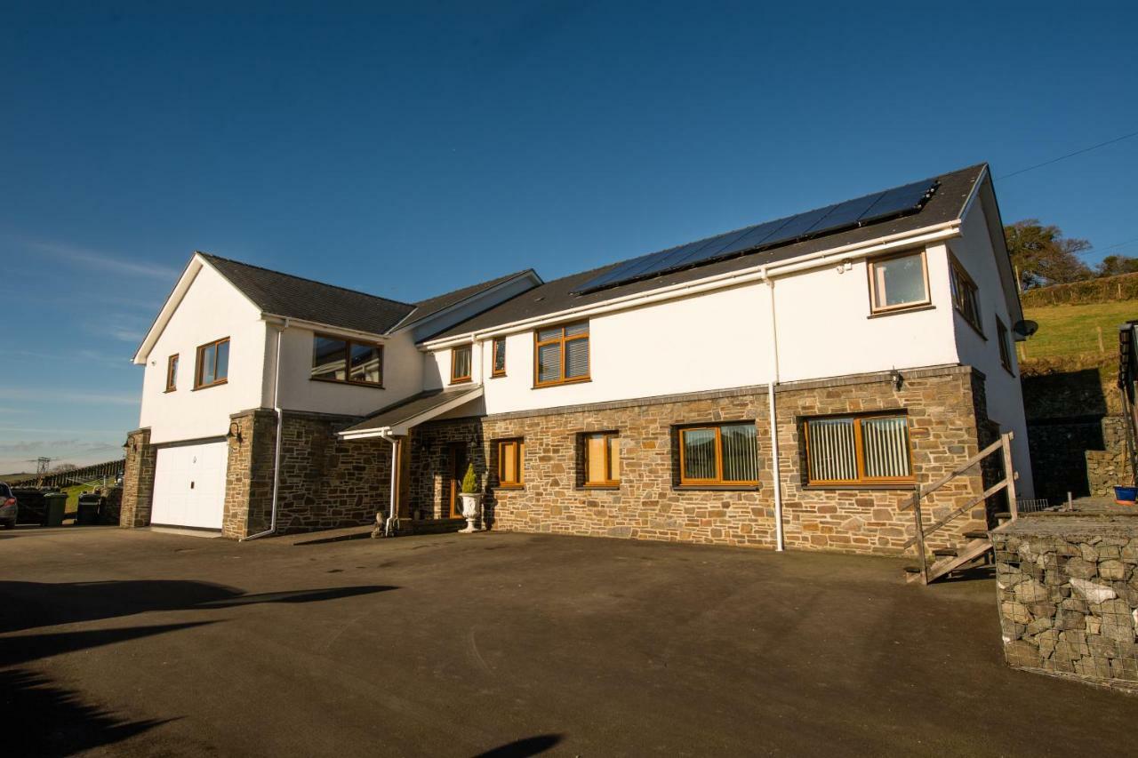 Bed and Breakfast Y Grange Llanfihangel-y-Creuddyn Exterior foto