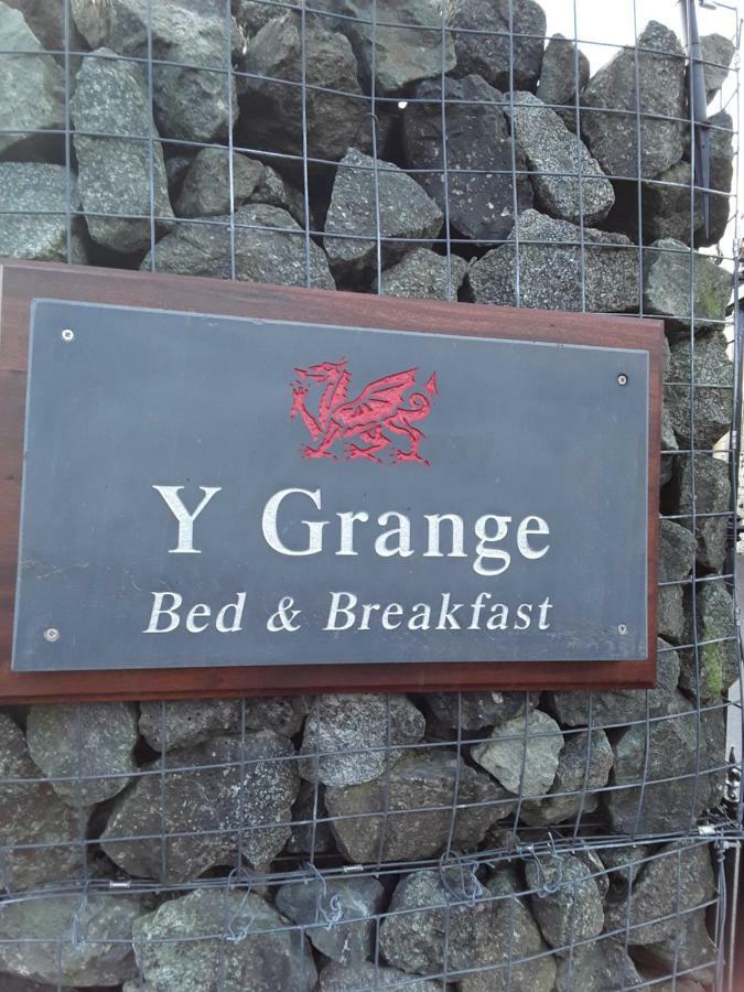 Bed and Breakfast Y Grange Llanfihangel-y-Creuddyn Exterior foto