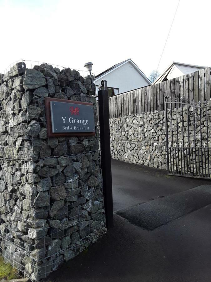 Bed and Breakfast Y Grange Llanfihangel-y-Creuddyn Exterior foto